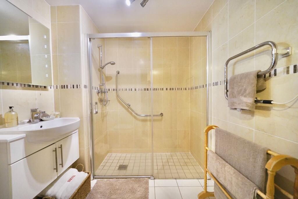 Additional image 5 of High Street, Knowle, B93