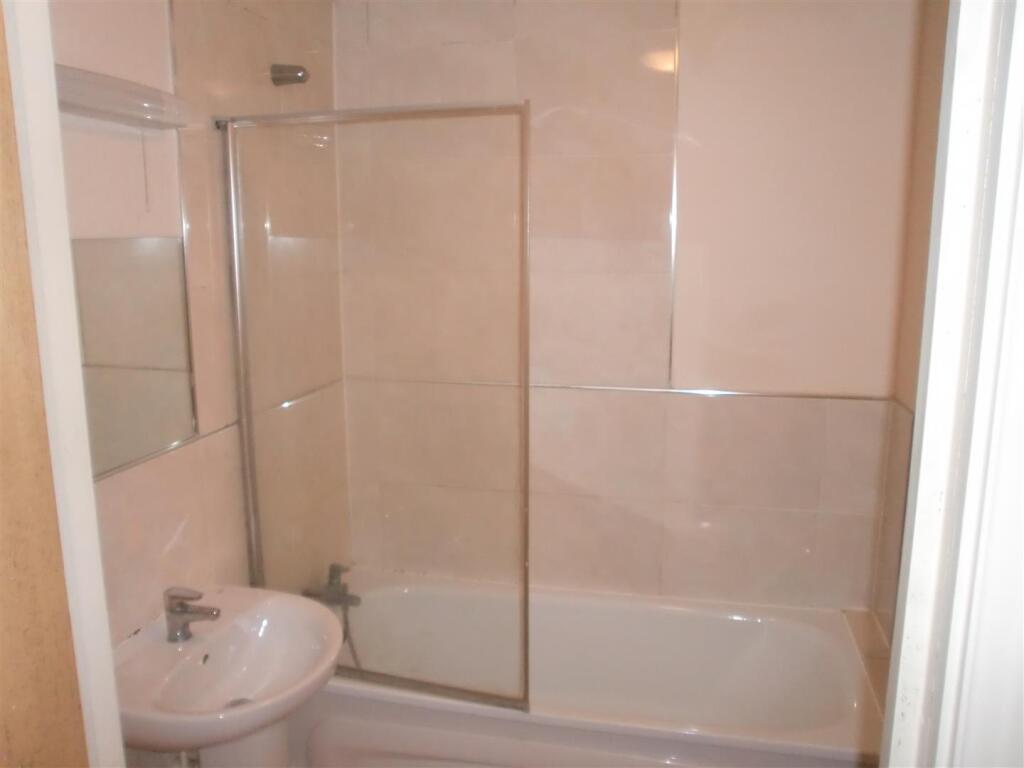 Apartment in Bournemouth, Springbourne - View 4