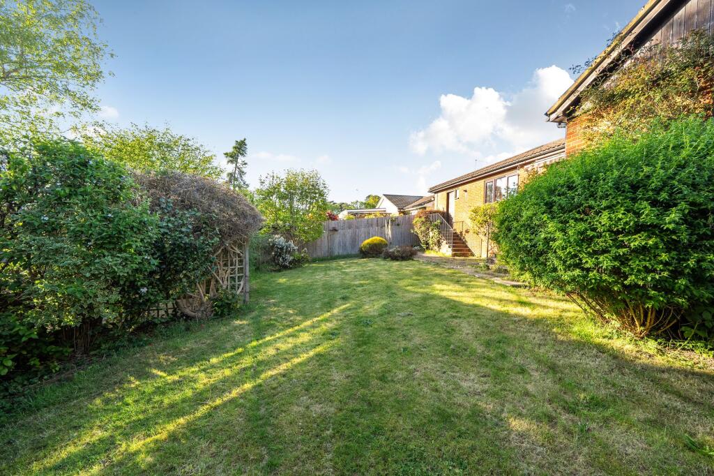 Sunny Rise, Chaldon, CR3 photo 4
