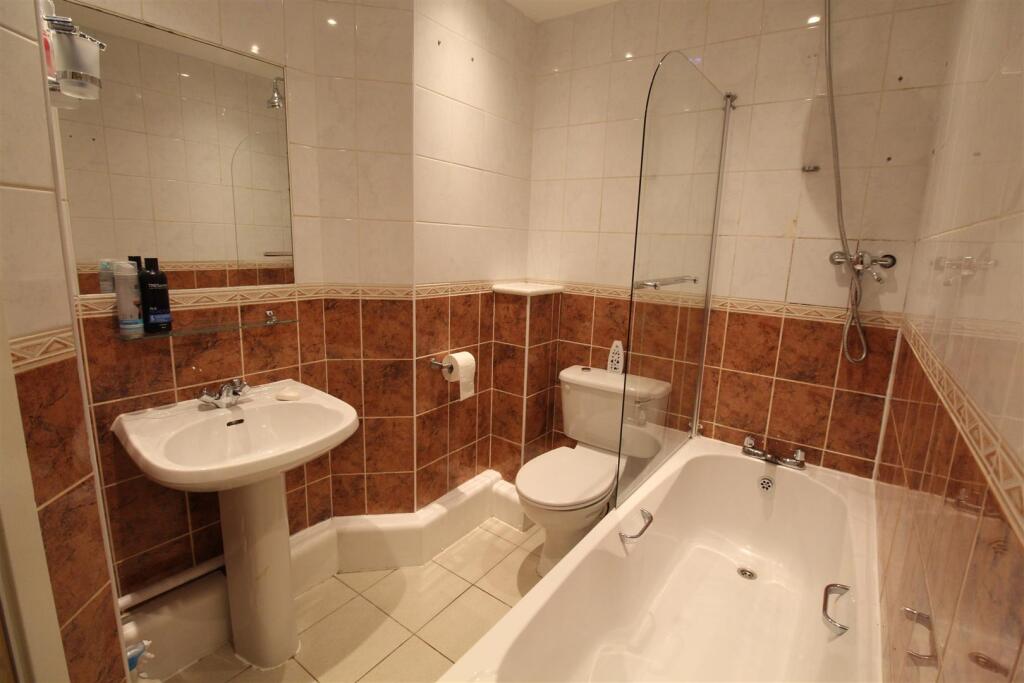 Apartment in Bolton - More