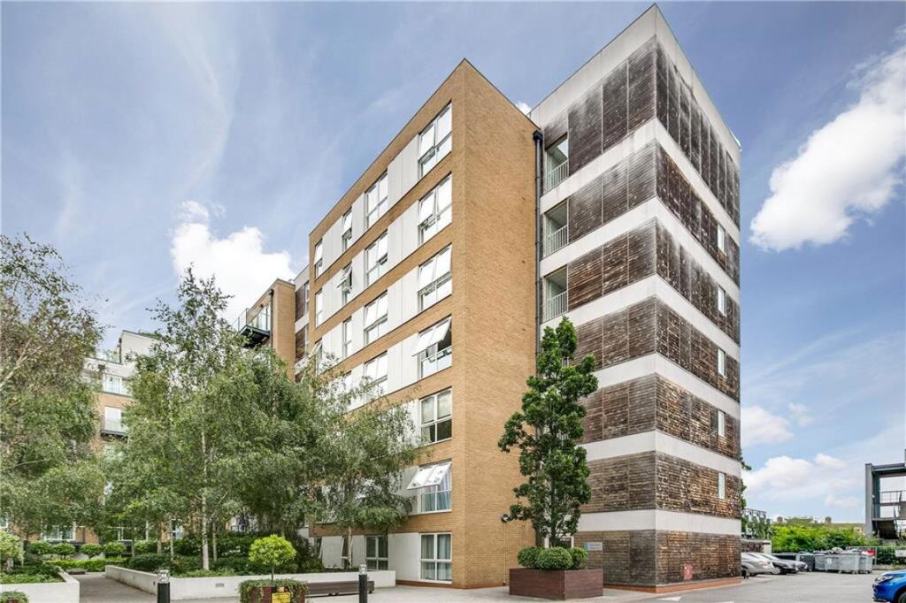 Apartment in London - More