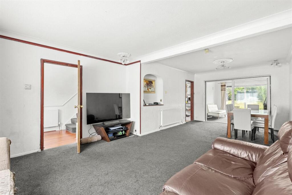House in High Wycombe, Castlefield - View 4