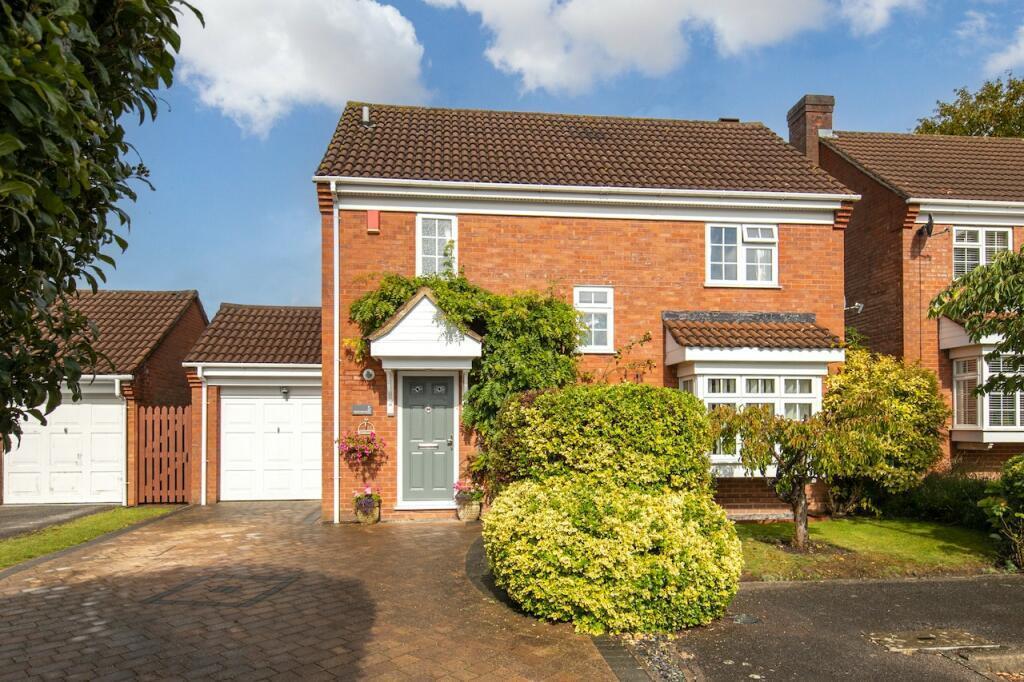 Main image of property: Hanworth Close, Bushmead, Luton, Bedfordshire, LU2 7ED