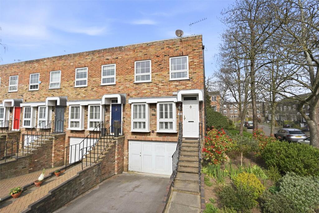 Main image of property: Shaftesbury Way, Twickenham, TW2