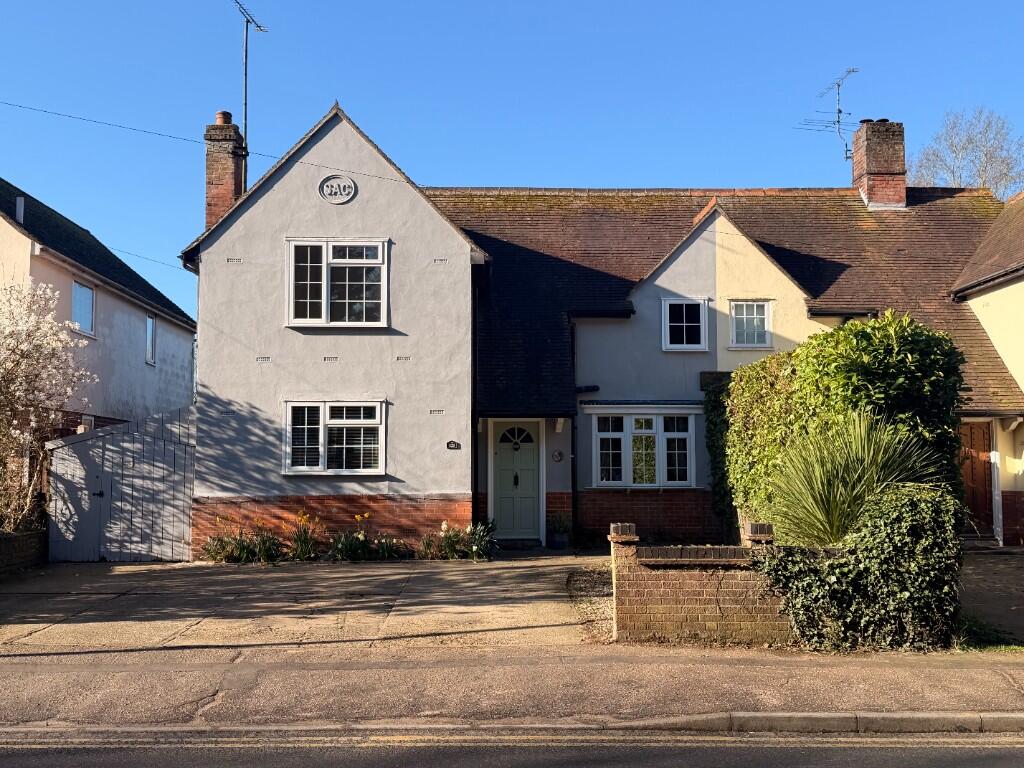 Main image of property: Hedingham Road, Halstead, Essex, CO9 2DW