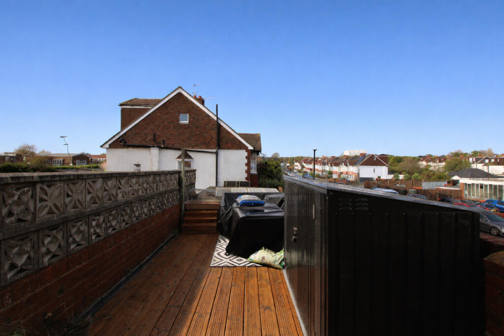 Apartment in Brighton - More