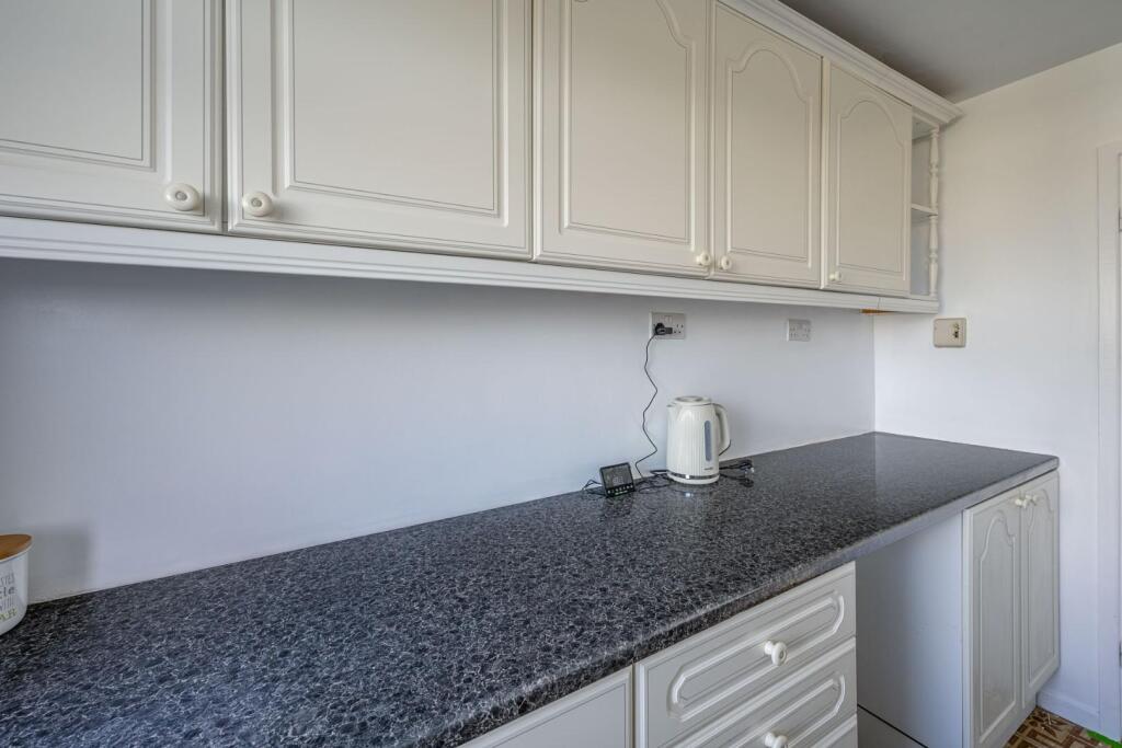 Apartment in Dudley, West Midlands - More