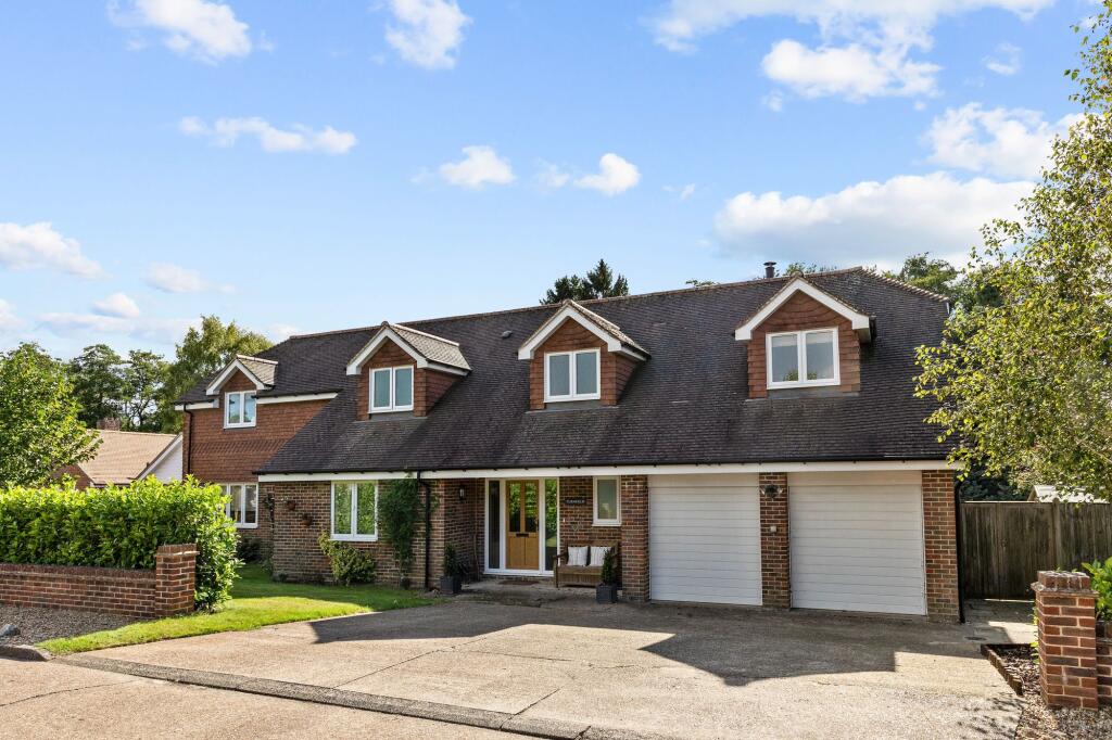 Chesworth Close, Horsham, RH13 image 3