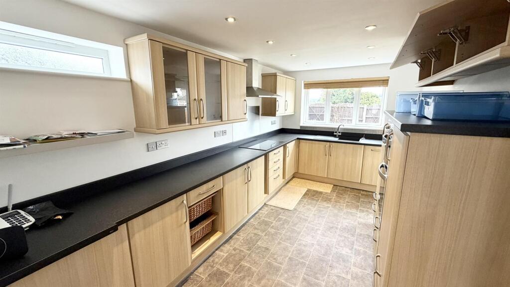 House in Dudley, Short Cross - More