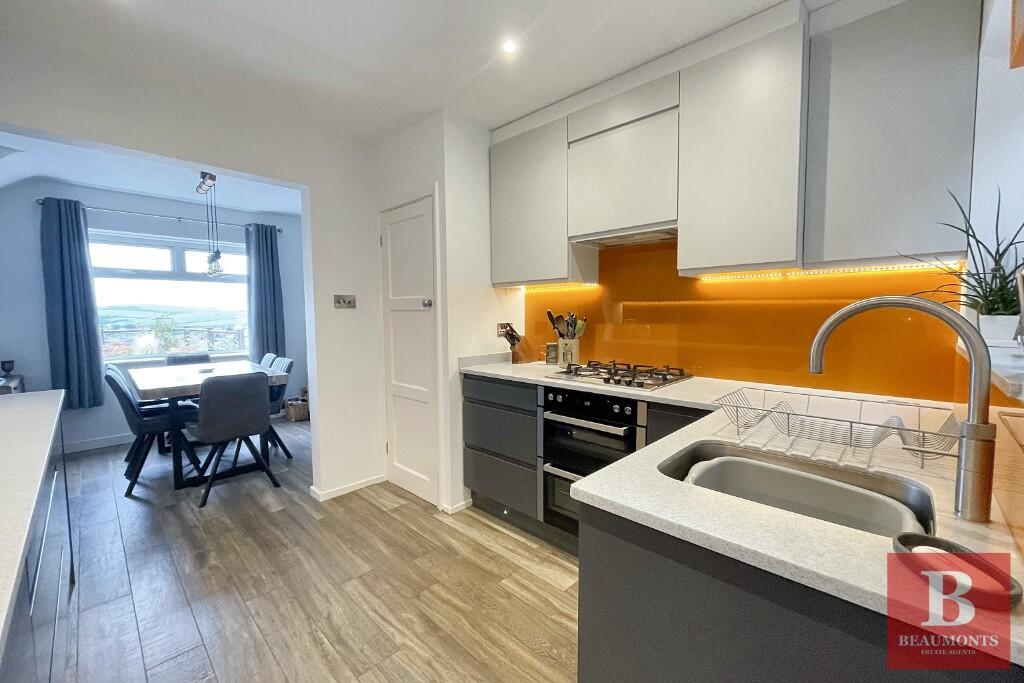 2, Lyminster Avenue photo 4
