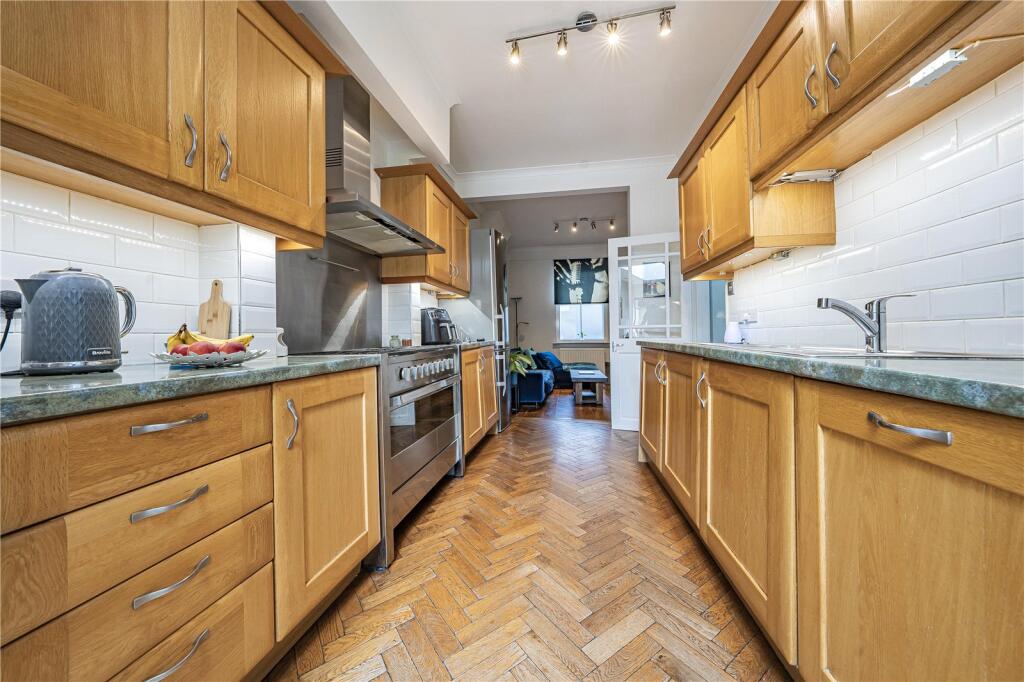 House in Richmond, North Sheen - View 4