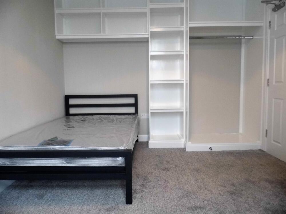 1 bedroom house share for rent