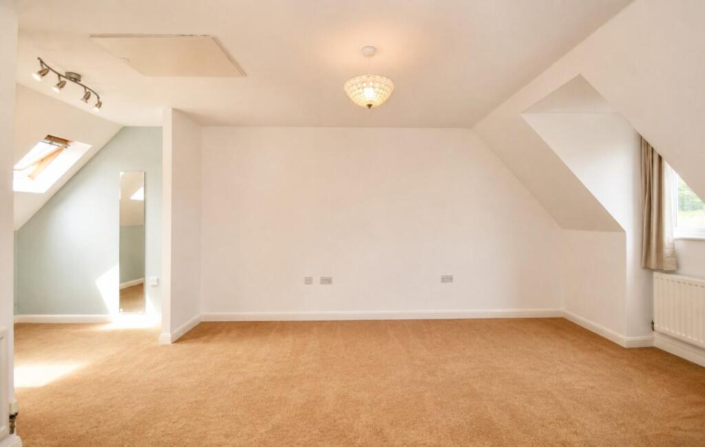 House in Taunton - View 4