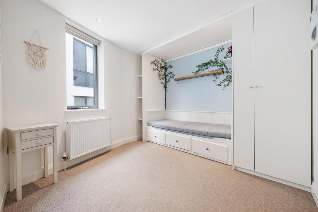 Apartment in London - View 5