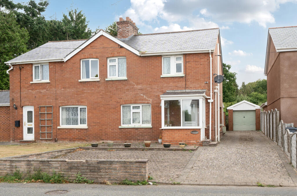 3-bed semi-detached on Knowle Village, Knowle, Budleigh Salterton, Devon, £375,000