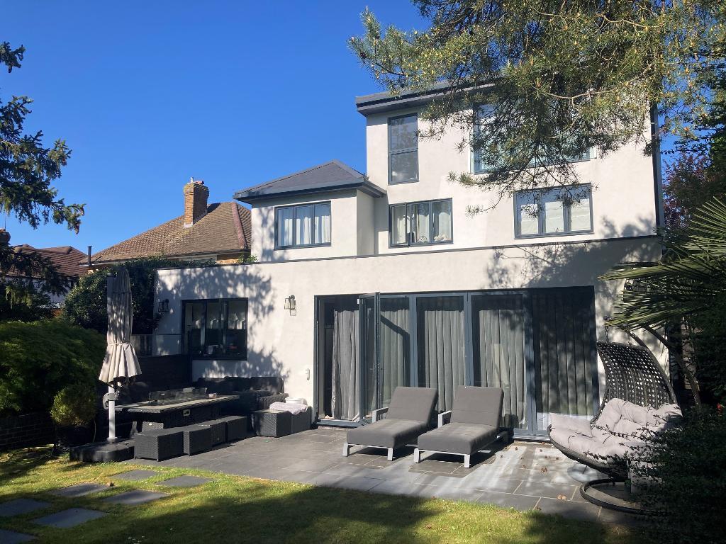 Elmfield Way, Sanderstead, South Croydon, Surrey, CR2 0EH photo 3