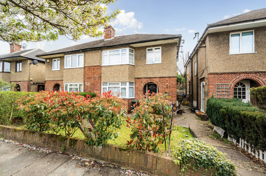 Main image of property: Windsor Road, Barnet, EN5