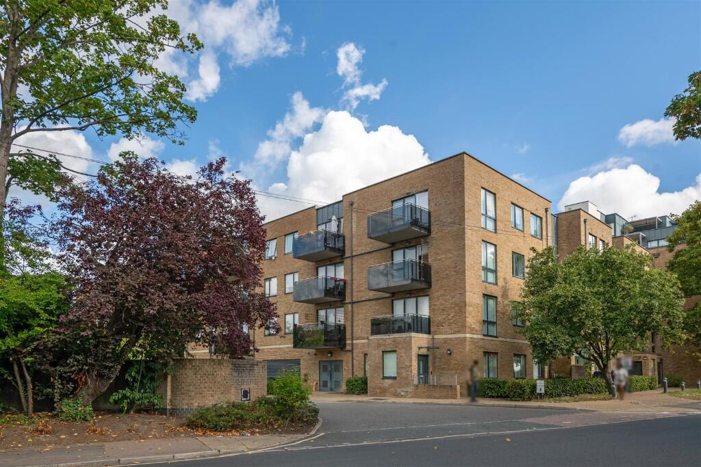 Main image of property: Horley, RH6 