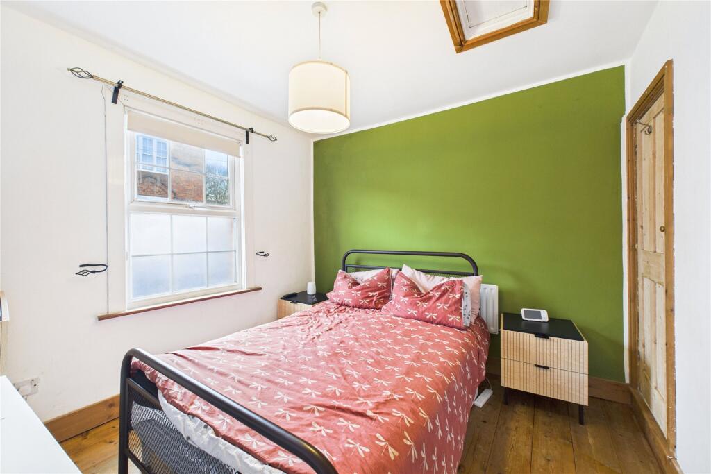 House in Reading, Katesgrove, Coley - More