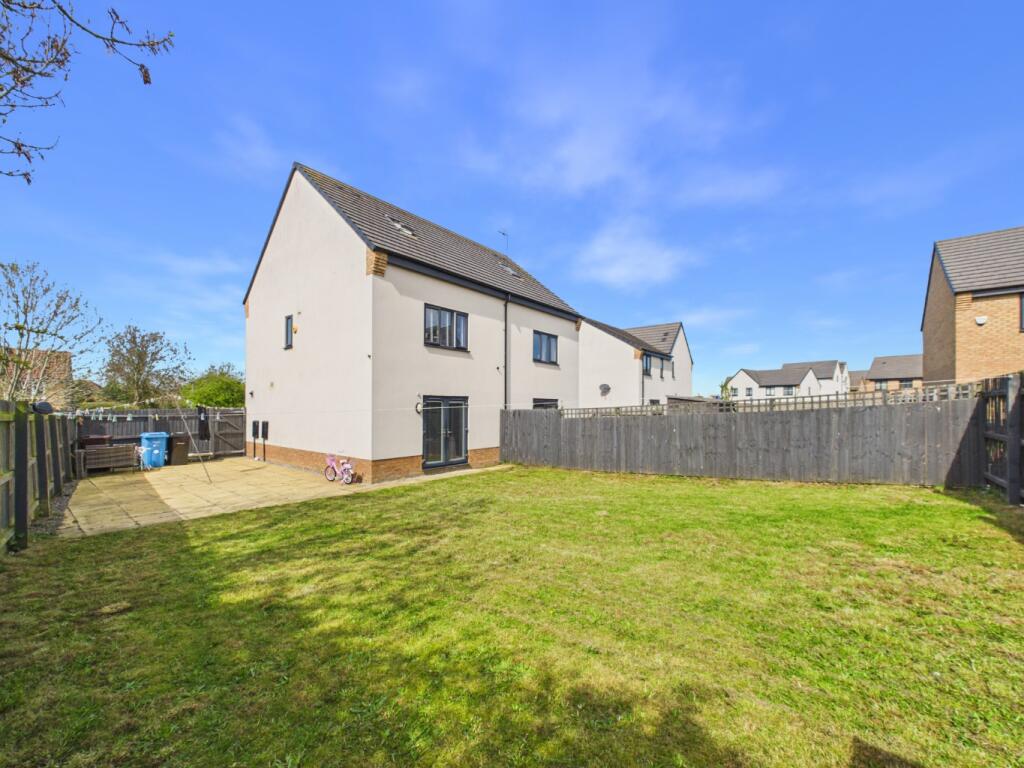 Main image of property: Persistence Road, Hull, HU7 3LR