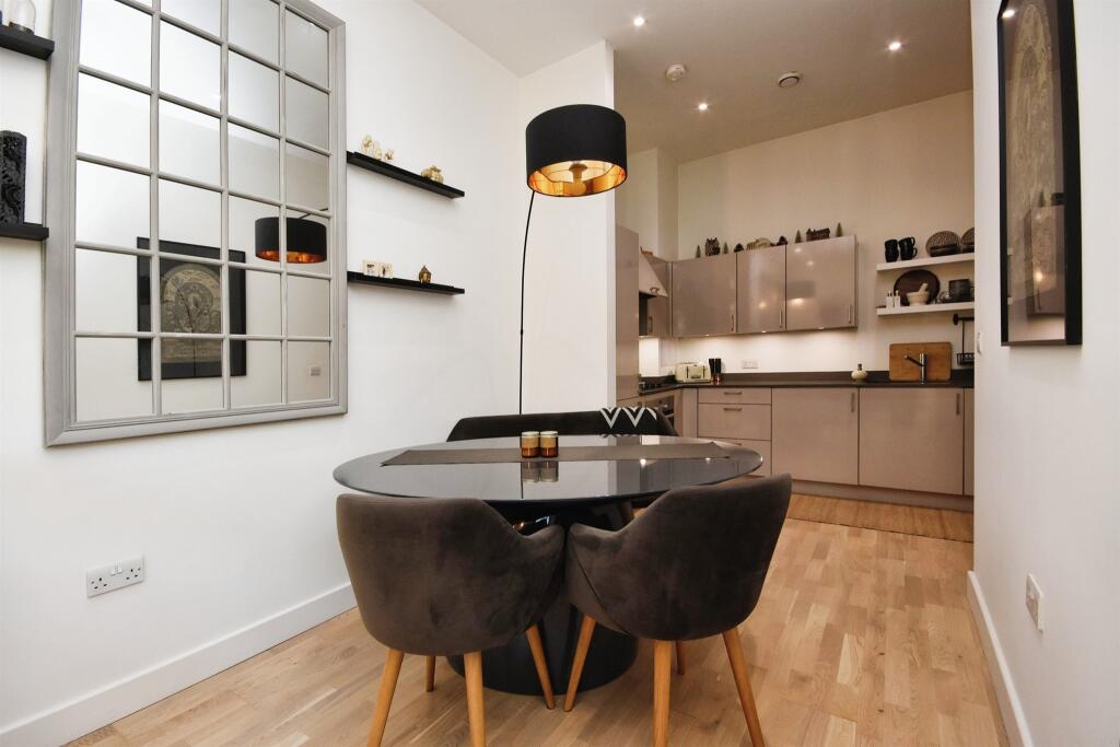 Apartment in Chelmsford - More