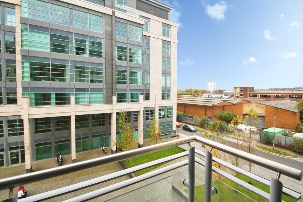 Apartment in Leeds - View 3