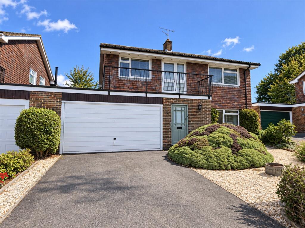 4-bed detached on Horns Drove, Rownhams, Southampton, Hampshire, SO16, £575,000