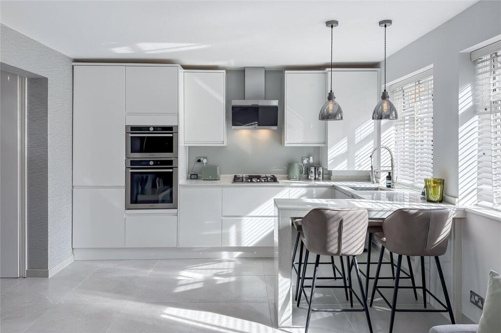 Apartment in St Albans, Sandridge - View 3