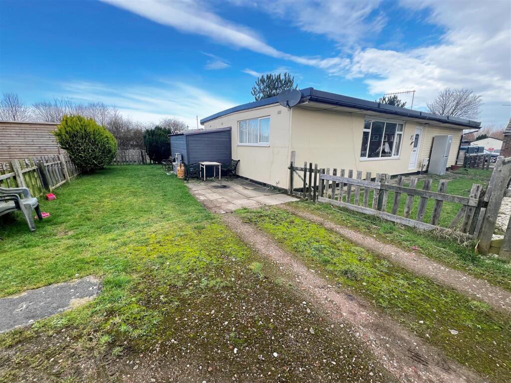 Main image of property: Humberston Fitties, Humberston, Grimsby, N.E. Lincs, DN36 4HB