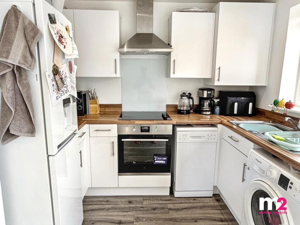 House in Newport, Llantilio Pertholey - More