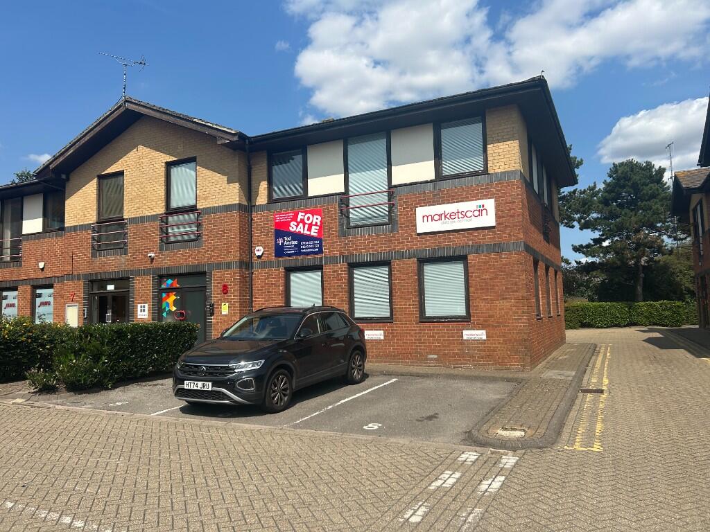 Main image of property: Dukes Court, Bognor Road, Chichester, West Sussex, PO19