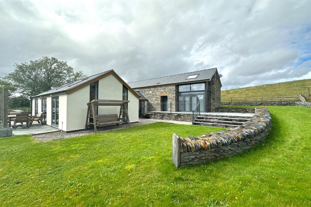 Main image of property: Ysgubor Wen, Gwyddelwern, Corwen
