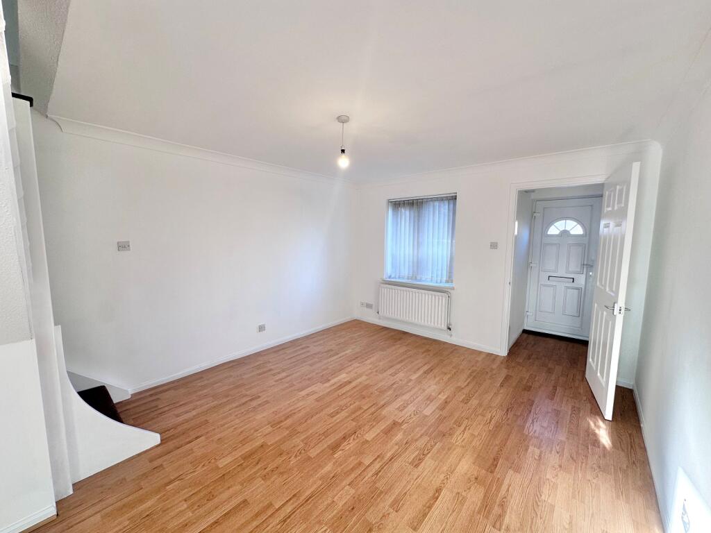 St. Annes Crescent, Undy, Caldicot, Newport. NP26 3PL photo 3