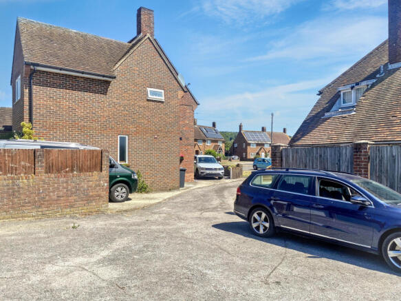 Land and garages at Haresfoot Close, Funtington, Chichester PO18 9LR