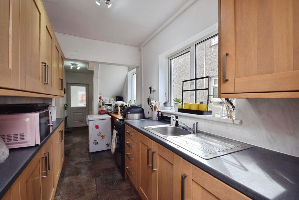 House in Pontardawe, Neath Port Talbot - View 4