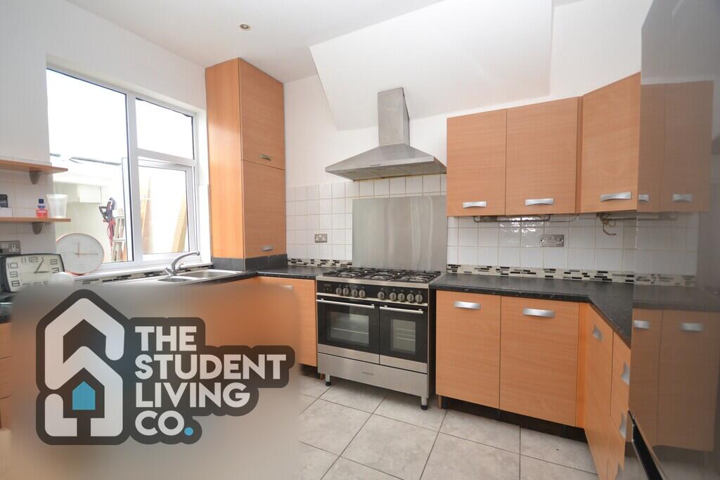 House in Nottingham, Chilwell - View 4