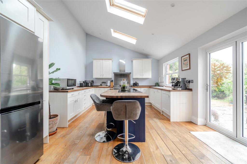 House in Surrey Heath, Windlesham - View 5