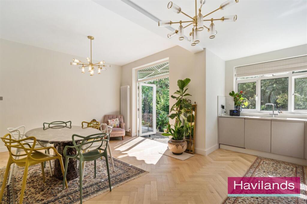 House in London, Winchmore Hill, Edmonton - More