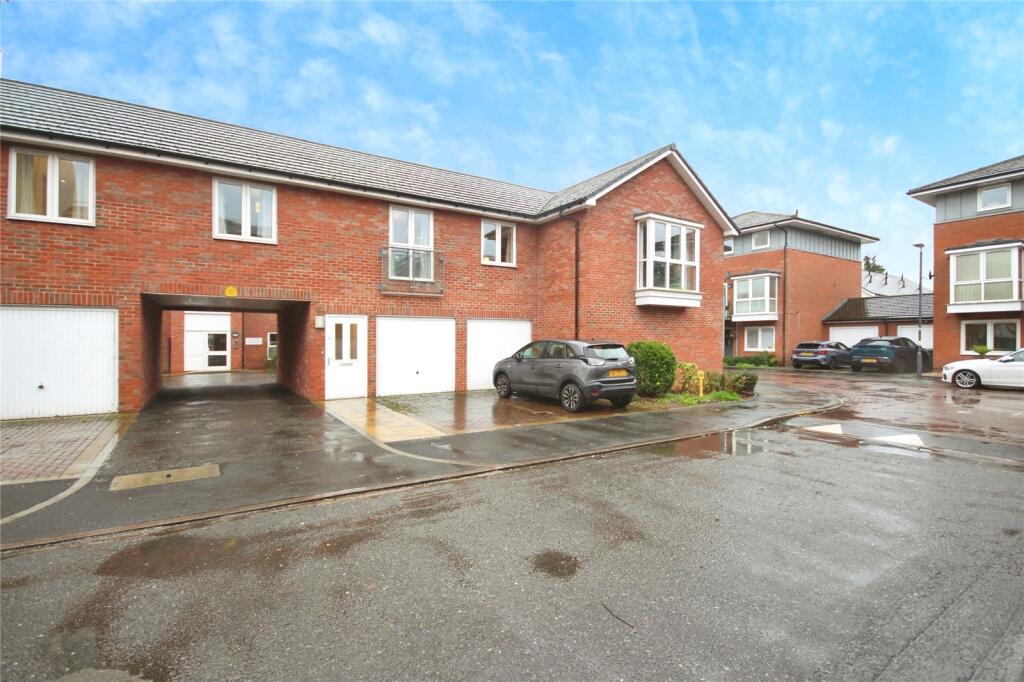 Main image of property: Kingfisher Close, Warwick, Warwickshire, CV34