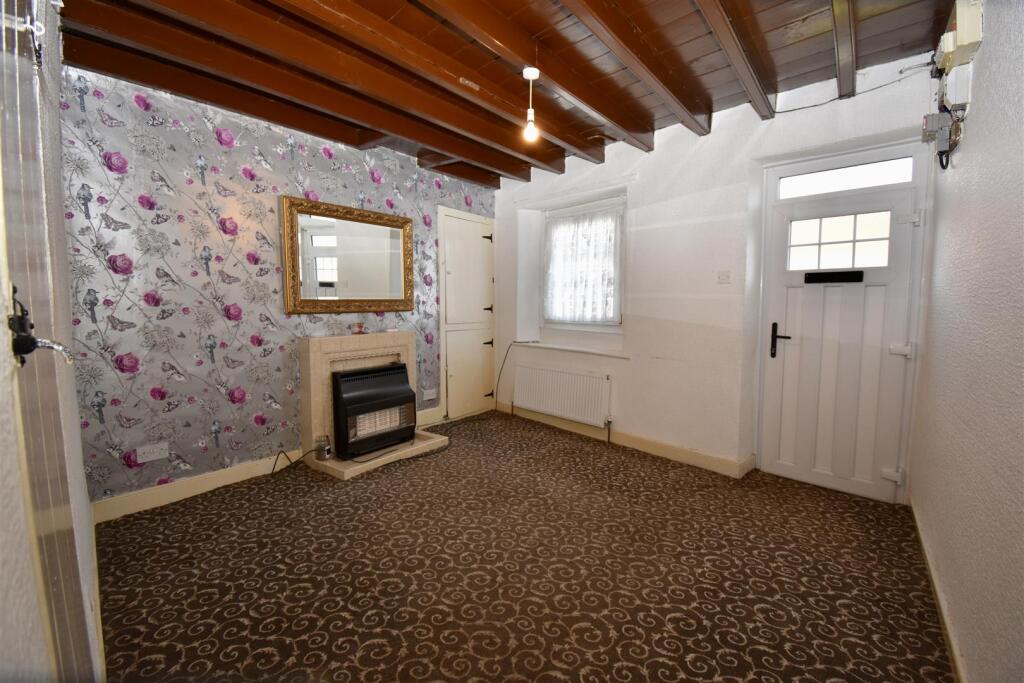 67, Westgate, Pickering photo 2
