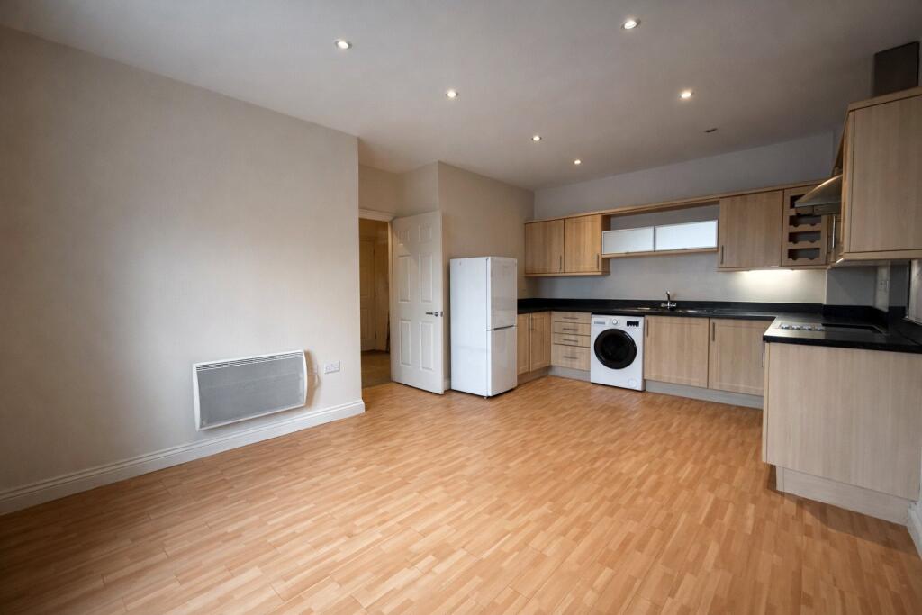 Apartment in Bristol, Kingswood - View 3