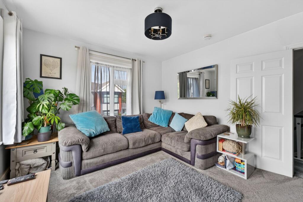 Apartment in Christchurch, Iford, Bournemouth - More