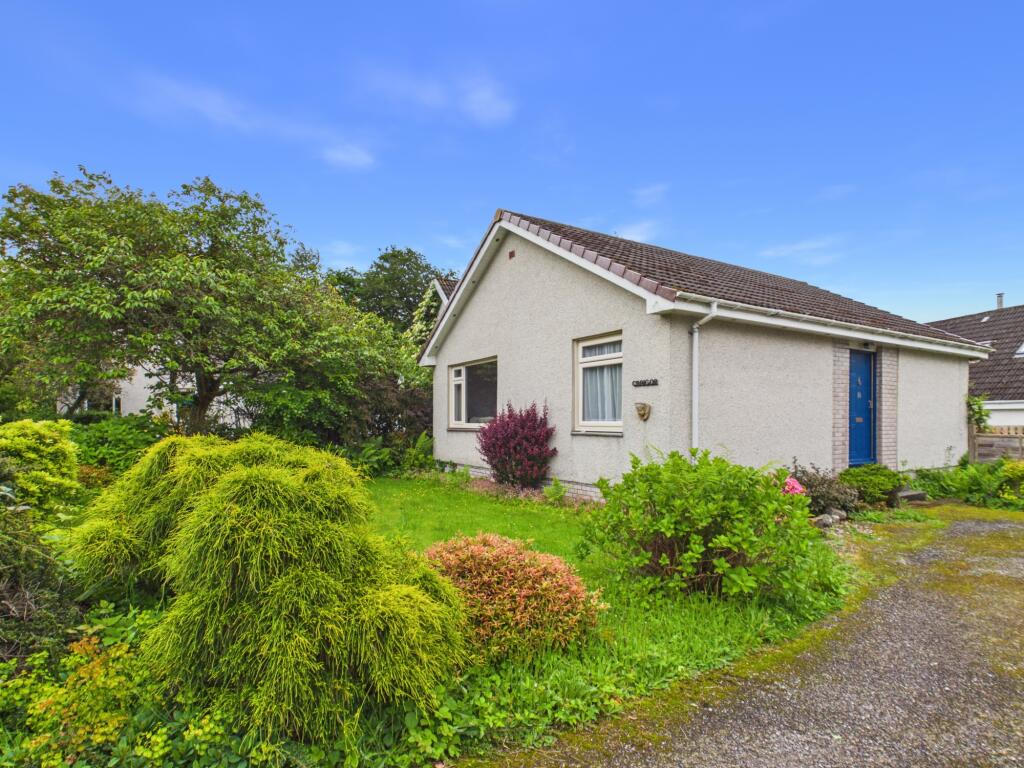 Main image of property: Craigor, 16 Etive Park, North Connel, PA37 1SJ