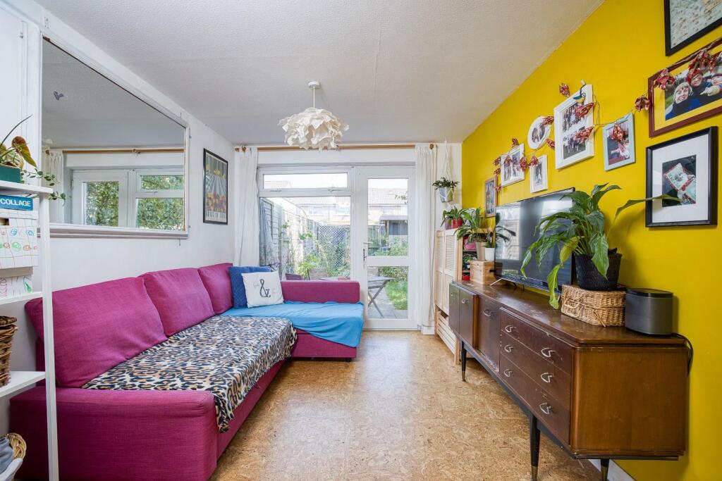 Weedon Close, St Werburghs photo 4