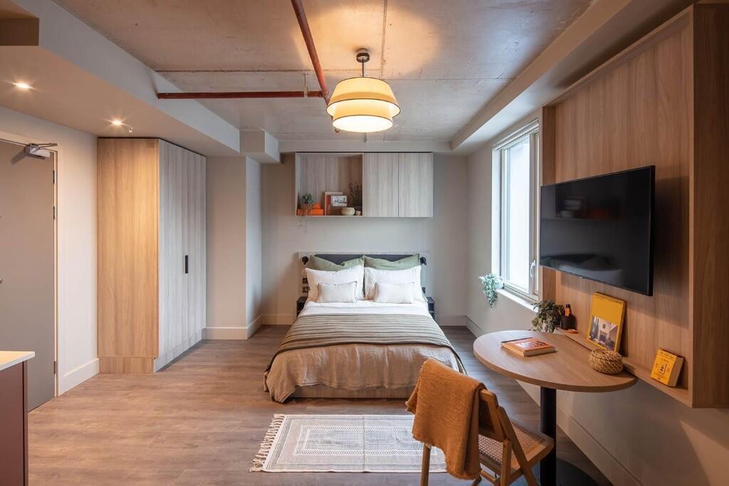 Main image of property: Chatfield Road, London, SW11