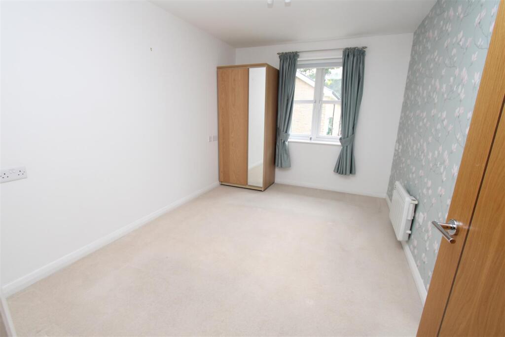 Apartment in Bradford - More