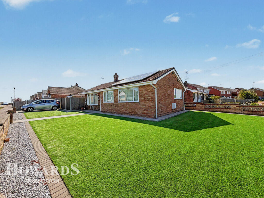 3-bed detached on Dorothy Avenue, Bradwell, £325,000