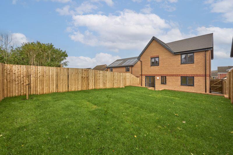 Hilltop Close, off Redwood Drive, Chorley photo 4