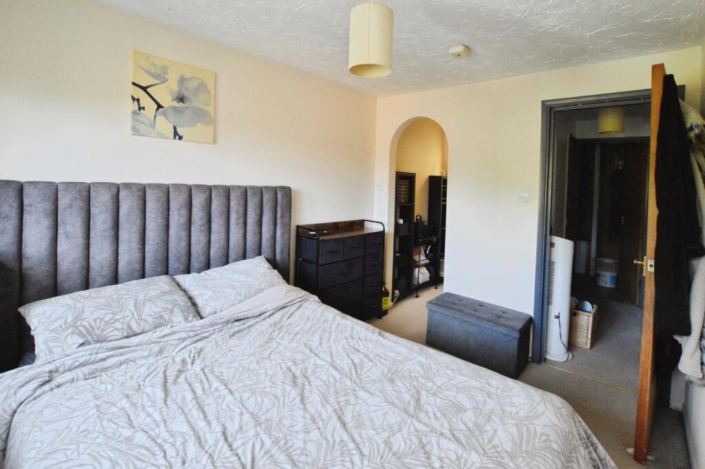 Apartment in St Albans - View 5