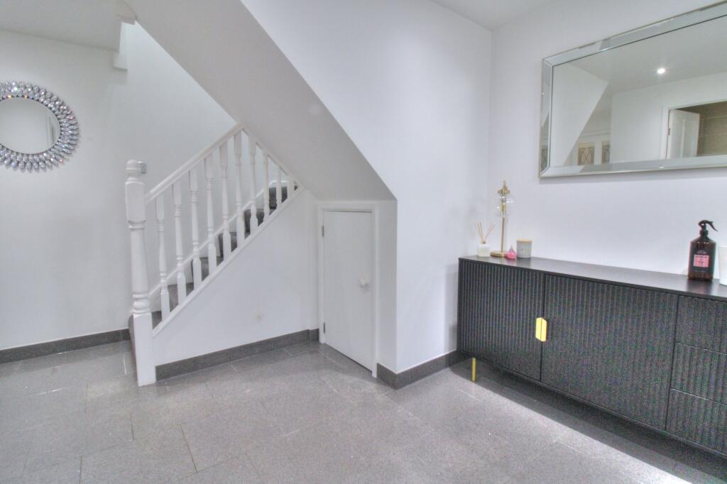 House in Southend-on-Sea - View 4